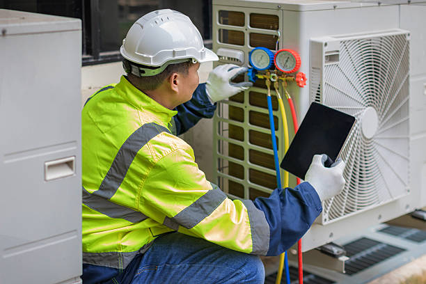 Professional Hvac technician working in Seagrove, NC